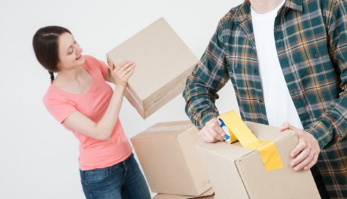 Checklist and packing supplies for moving home in Bromley